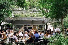  怎么让顾客哭着排队也要吃到，Shake Shack早研究透了！